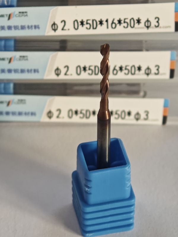 Dureza HRC55-60 Carburo sólido Herramienta de corte de taladro 5D φ2.0 x 5D x 16 x 50 x φ3mm Taladro de refrigerante externo G