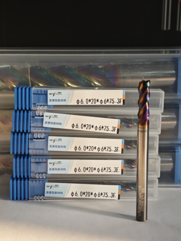 Molino de extremos de carburo revestido MAE PLUS para el procesamiento de metales no ferrosos, aluminio y cobre Φ6.0x20x6Dx75mm