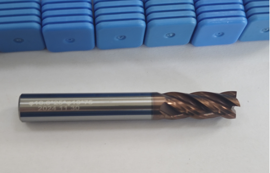 MPE4 Cortador de fresado de carburo sólido 4 flauta Flat End Mill AlCr Revestimiento φ10.0 x 25 x φ10 x 75mm para molino CNC