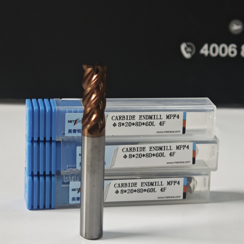 Mecanizado húmedo seco de carburo sólido 8 mm Universal 4 flautas Molino de extremo plano Φ8x20x8Dx60mm para cortar acero al carbono y acero de aleación baja en carbono