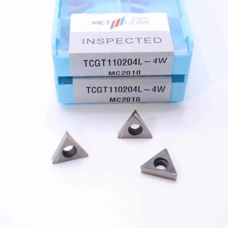 Inserciones de acabado de piezas de trabajo de acero de baja aleación en un rompehielos de 4W con inserciones de torneado CNC Cermet TCGT11