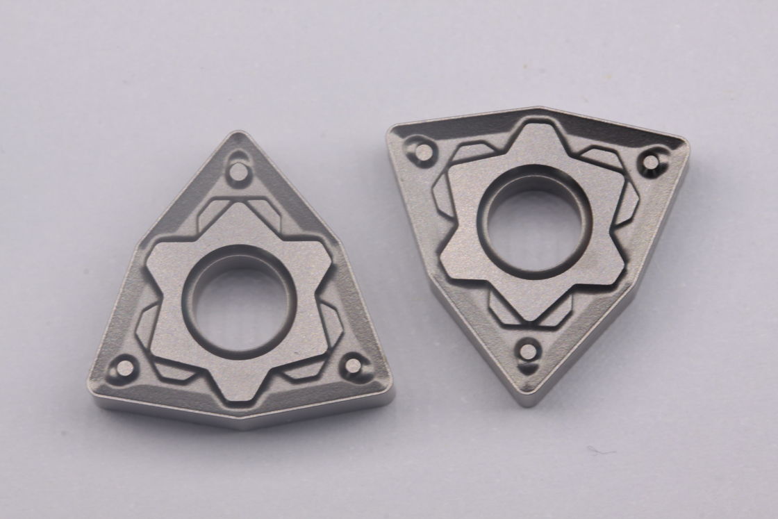 Color gris y dorado inserciones de giro ISO Herramientas de corte de torno CNC 40HRC Dureza WNMG08